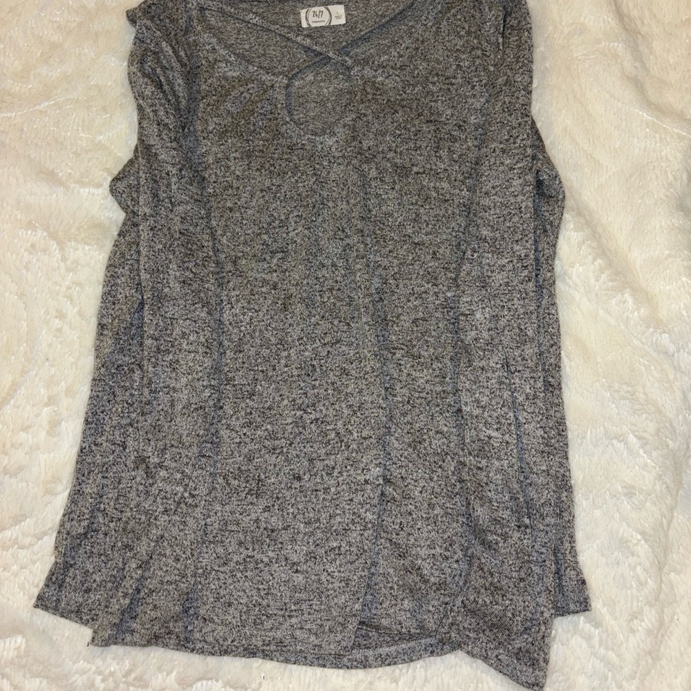 Maurices Gray Relaxed Long Sleeve Tee